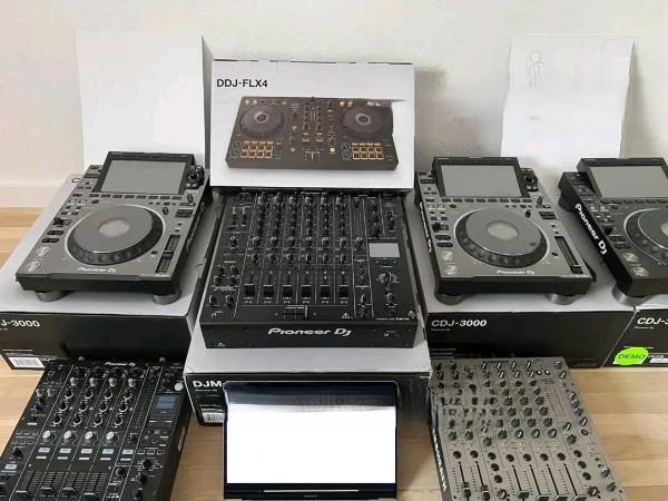 unboxindisplayPioneerDJMV10Pioneercdj3000playersPioneerddjflx4packedupdisplaywatsdj.jpg
